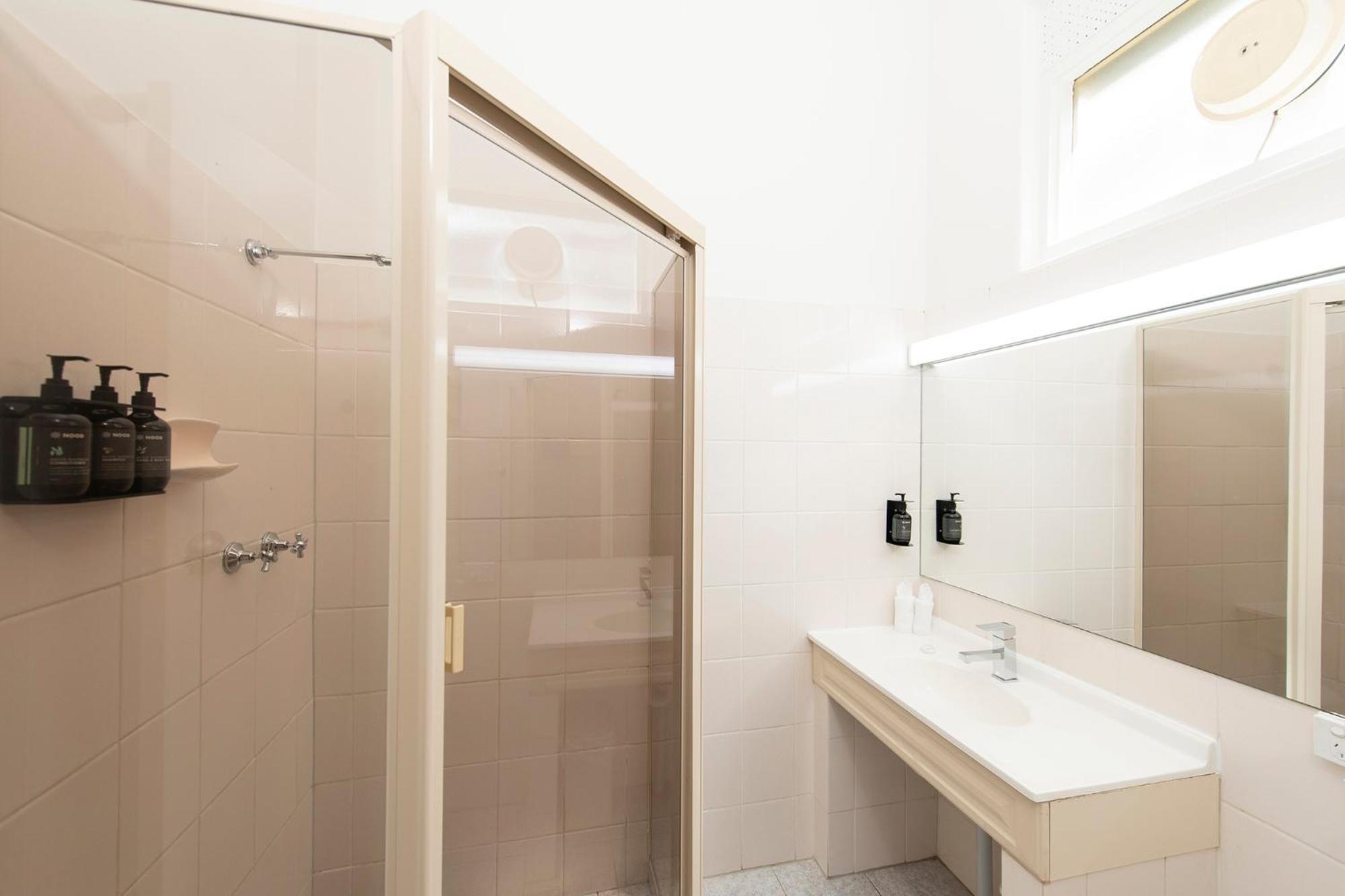 Queen Room with Spa Bath